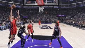 哈登带伤出战引爆纽约之夜 快船客场逆转尼克斯重塑西部格局