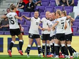 圣地亚哥教士队主场由于教士队的表现，连续 40 场比赛宣告门票售罄