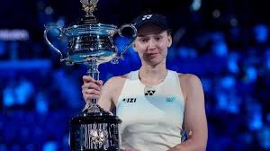 亚利桑那响尾蛇队卡洛尔凭借出色跑打能力夺得 2023 年国联年度最佳新人